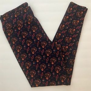 LuLaRoe Tall & Curvy Leggings